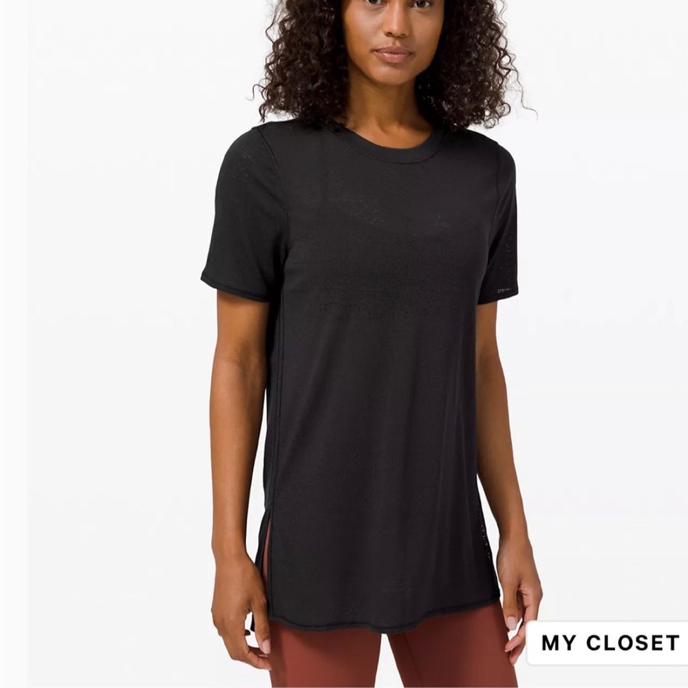 Lululemon uncovered tee